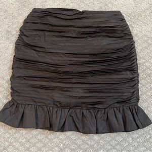 😍 🔥Price Drop!!Gorgeous black fancy pleated skirt by Etiquette. NWOT- never worn